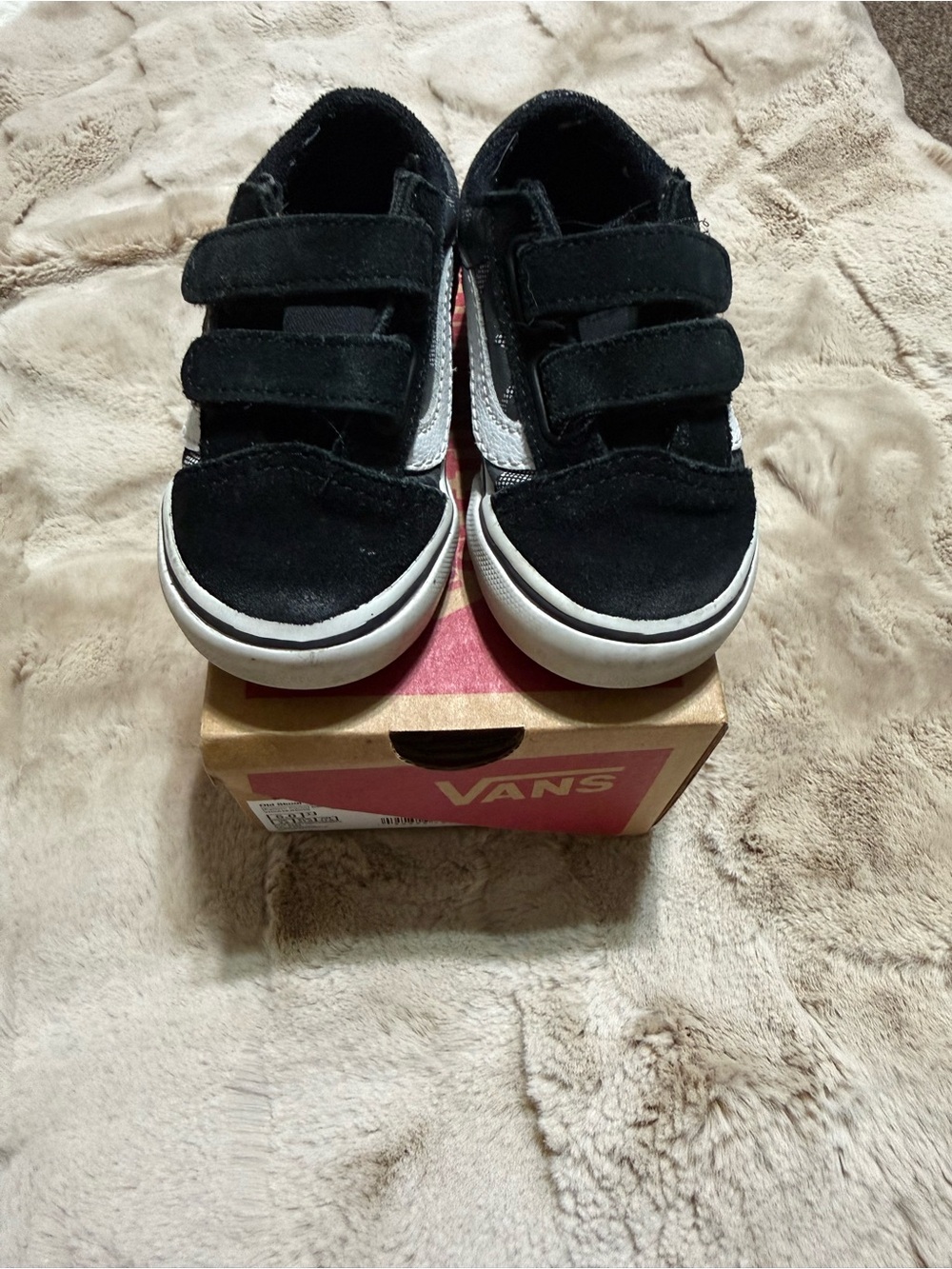 Vans Kids Black & White Velcro Old Skool Sneakers